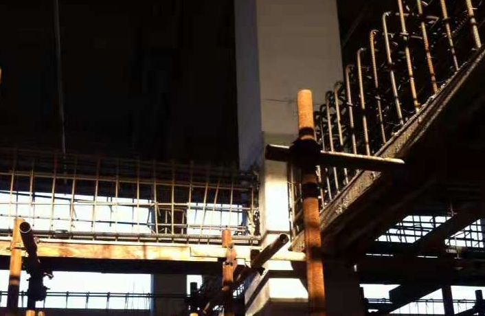 济南一厂房梁柱截面加大施工